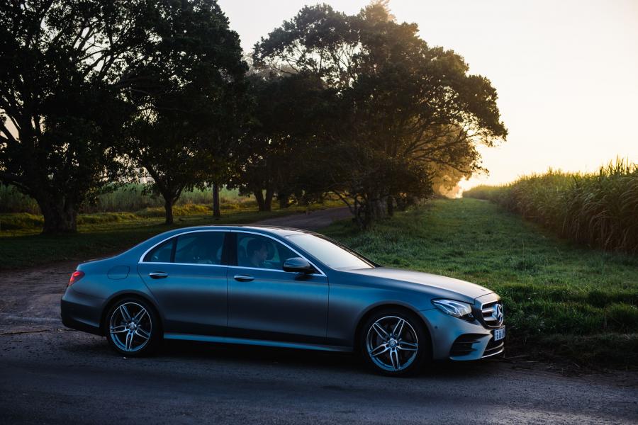  Mercedes-Benz E220 d AMG Line 2016 года  (ZA) (фото 4 из 11)